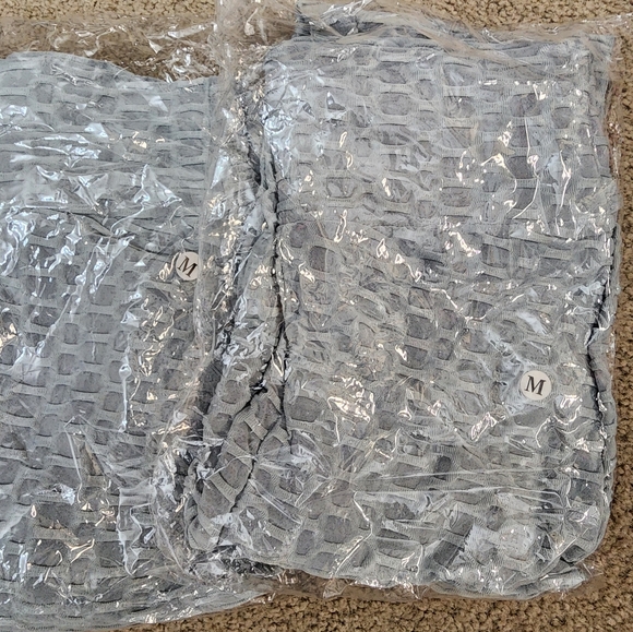 VikiBody Anti-Cellulite Butt Lifting Leggings (Multiple Sizes) - Picture 3 of 6